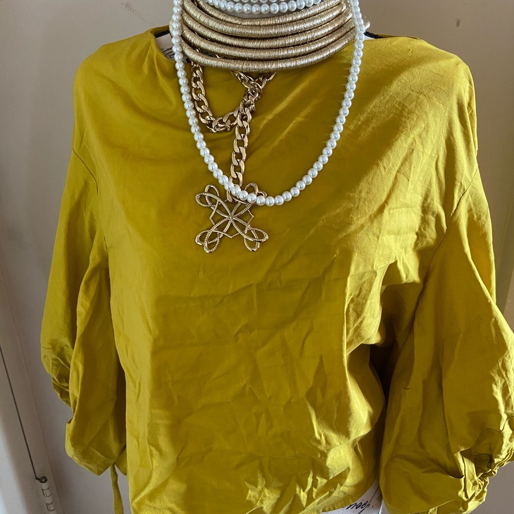 Cotton Flare Sleeve Top with back buttons